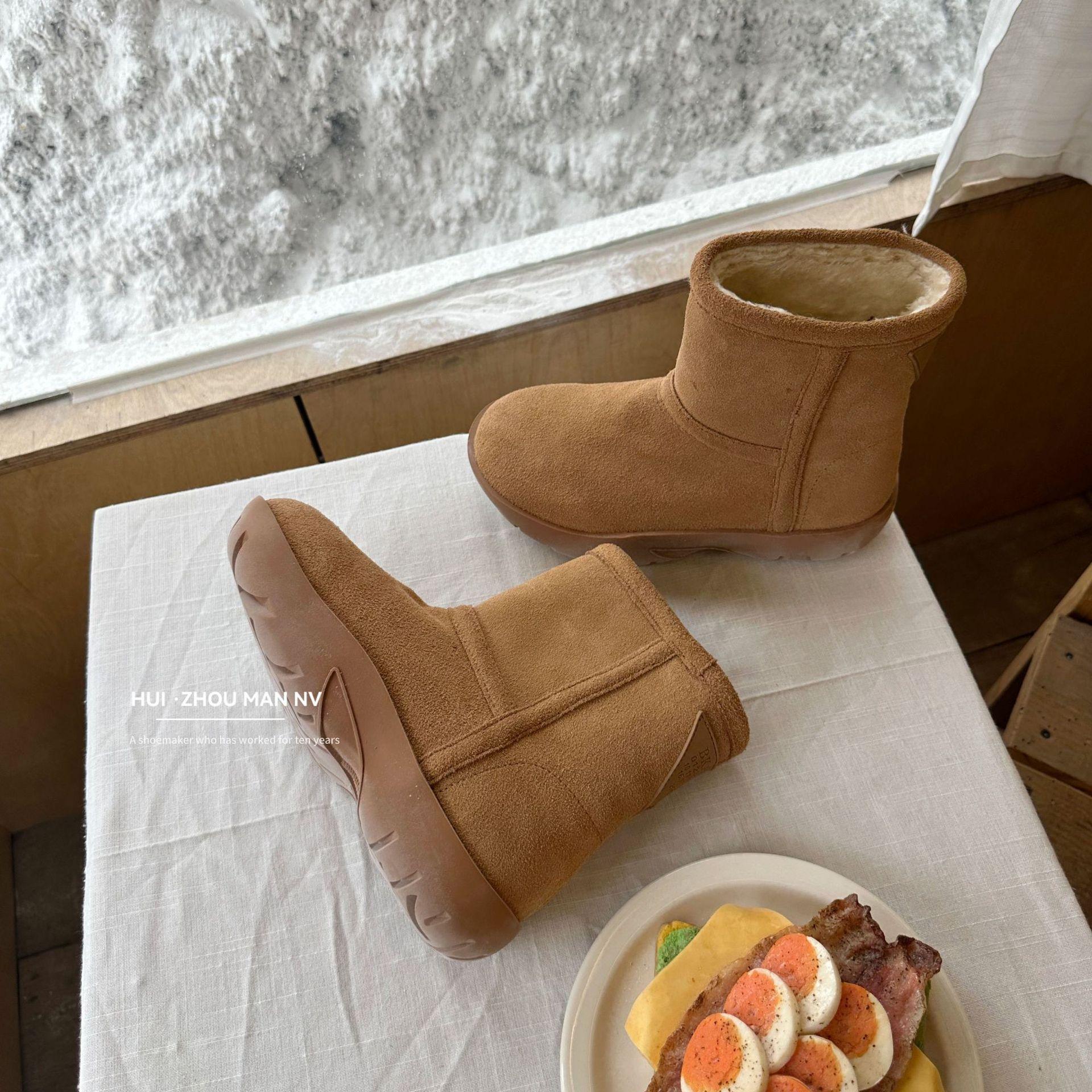 

Leather retro thick-soled snow boots women s 2025 winter new versatile velvet thickened warm casual mid-tube cotton boots 40