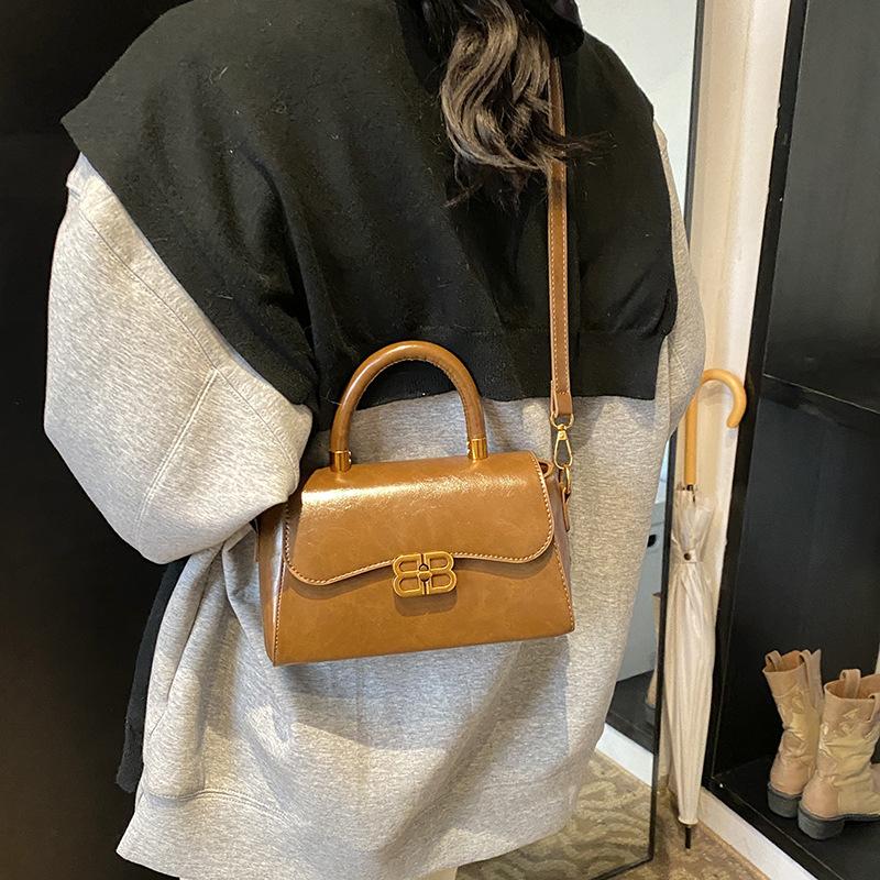 Autumn and Winter Foreign Style Handbag Women's 2025 New Korean Version Trendy Fashion Versatile Shoulder Messenger Bag