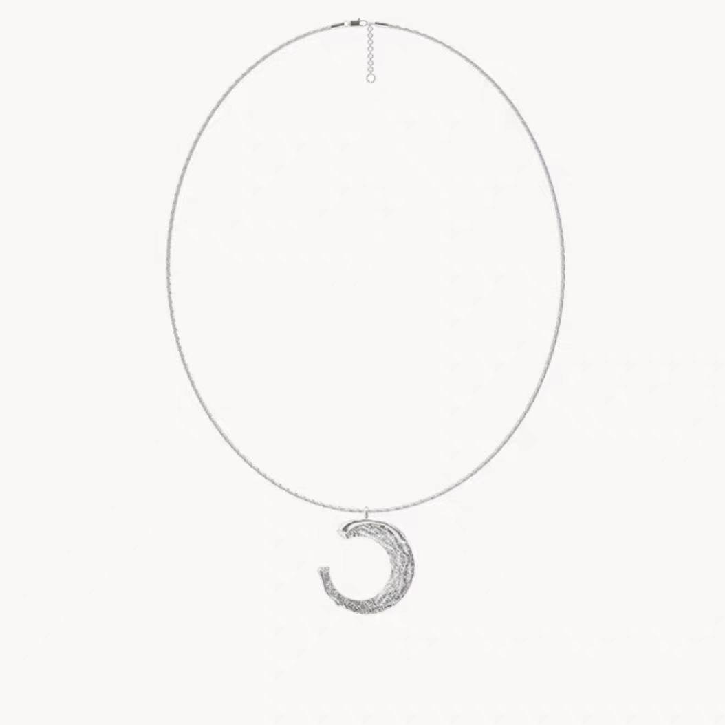 Golden Sand Crescent Moon Necklace: Elegant and Versatile Pendant with a High-End Feel and Niche Design. серебряного ожерелья