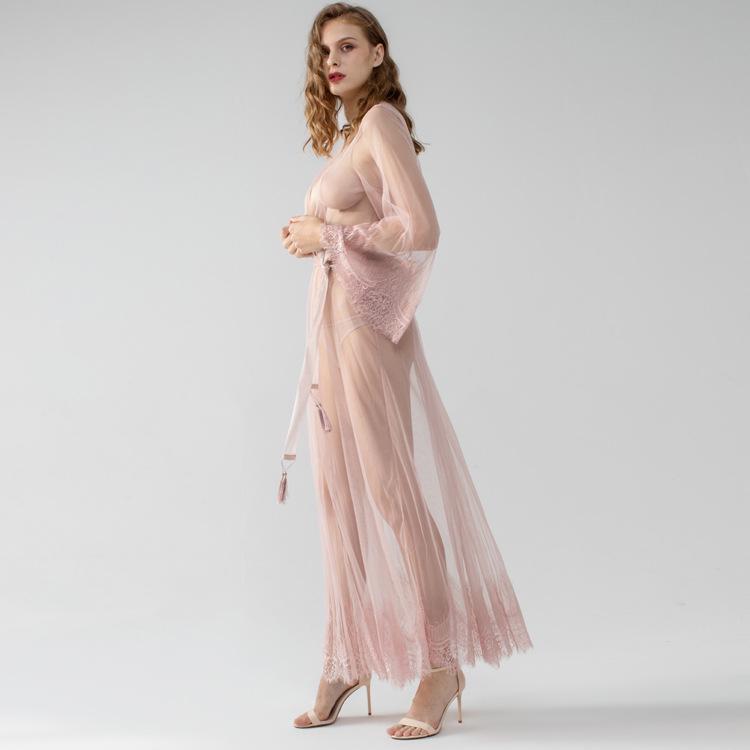 

Спокусливий мереживний прозорий піжамний комплект із довгим халатом One Size (recommended for up to 65 kg)