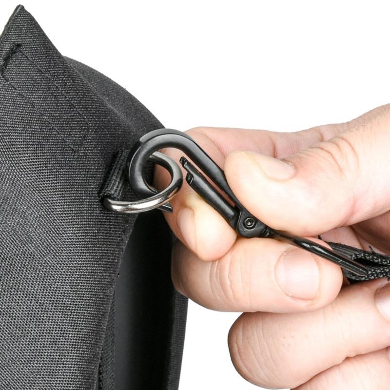 Stylowy i poręczny pokrowiec na głośnik SRS-XG500. Ochronne etui do przechowywania. Utrzymuj głośnik bezpiecznym w każdym miejscu.