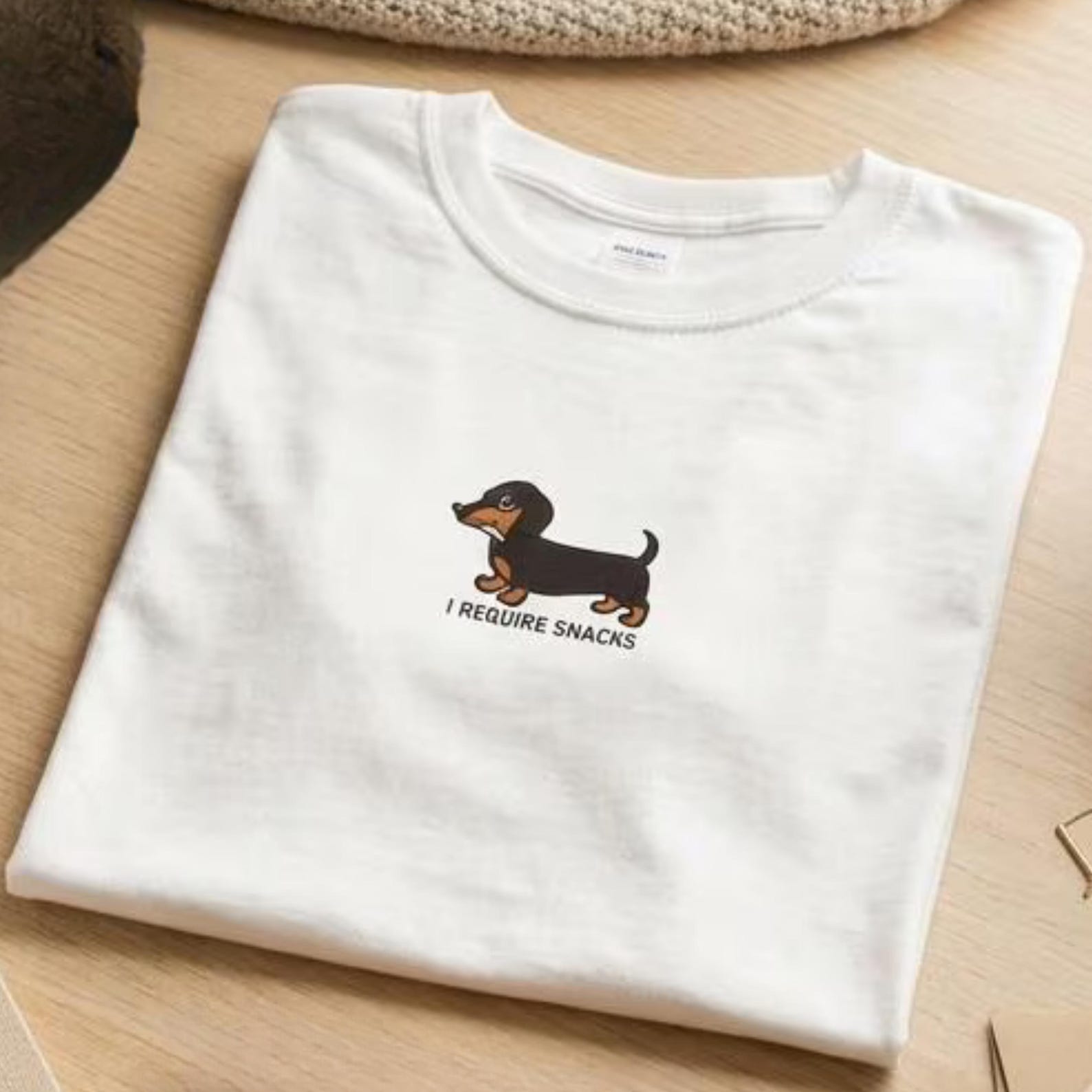 I Require Snacks Dachshund T-Shirt | Funny Sausage Dog Knife Tee | Dachshund Gift | Dark Humour Dog Shirt | Wiener Dog Print Top | Dachshund XL
