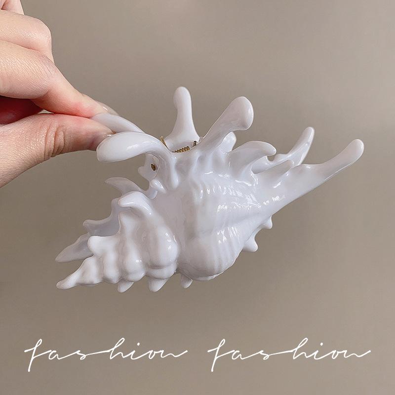 Seashell Claw Hair Clip: Summer Beach Style Ocean Accessory