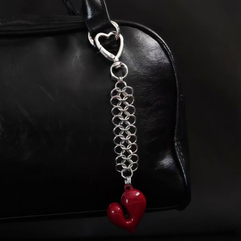 Stylish Love Heart Keychain Eye Catching Key Chain Bag Charm Decorations Fashionable Pendant for Backpacks Wallet