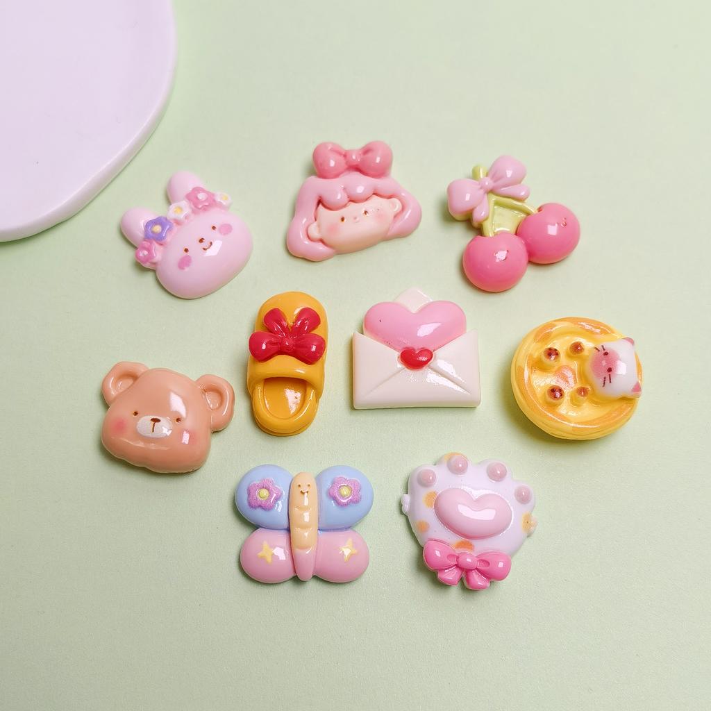 100Pcs/Lot Random Mixed Slime Charms Bear Rabbit Girl Head Shoes Butterfly Cherry Envelop Cabochons for Scrapbooking Crafts DIY