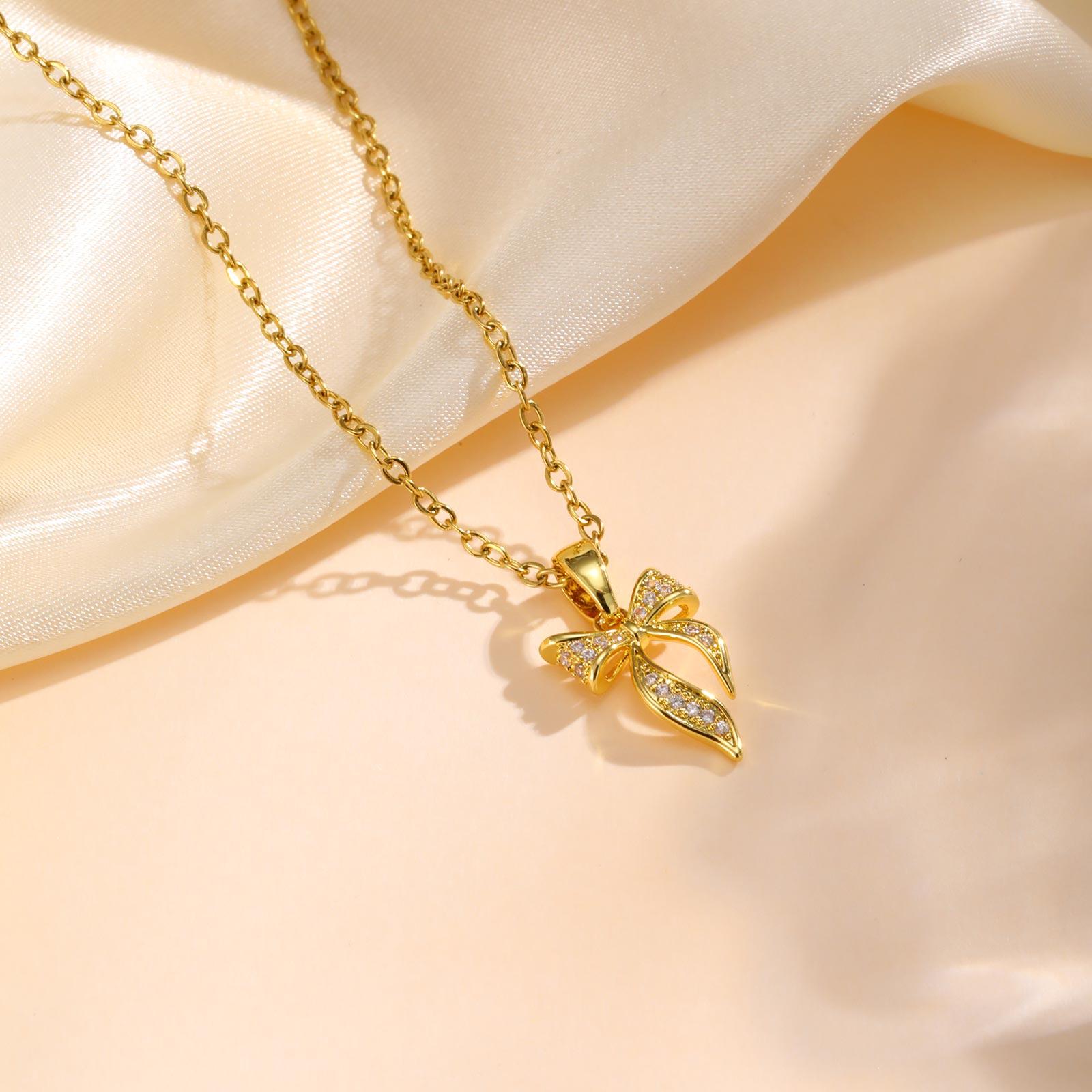 Gold Plated Cubic Zircon Butterfly Flower Pendant Necklace for Women, High Quality Copper Charm Necklace, Dainty Luxury Jewelry