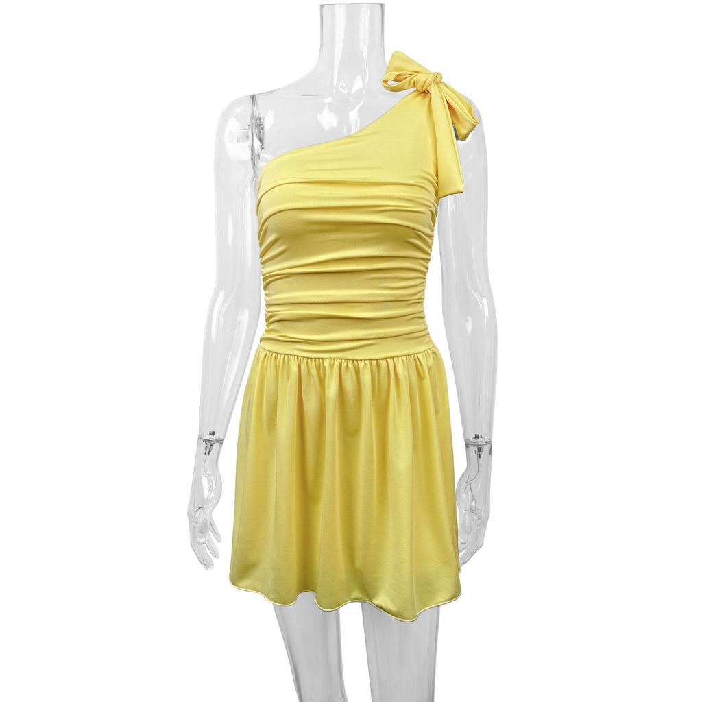 Summer new women's clothing hot-selling shoulder dress, European and American sexy solid color waist A-word short skirt