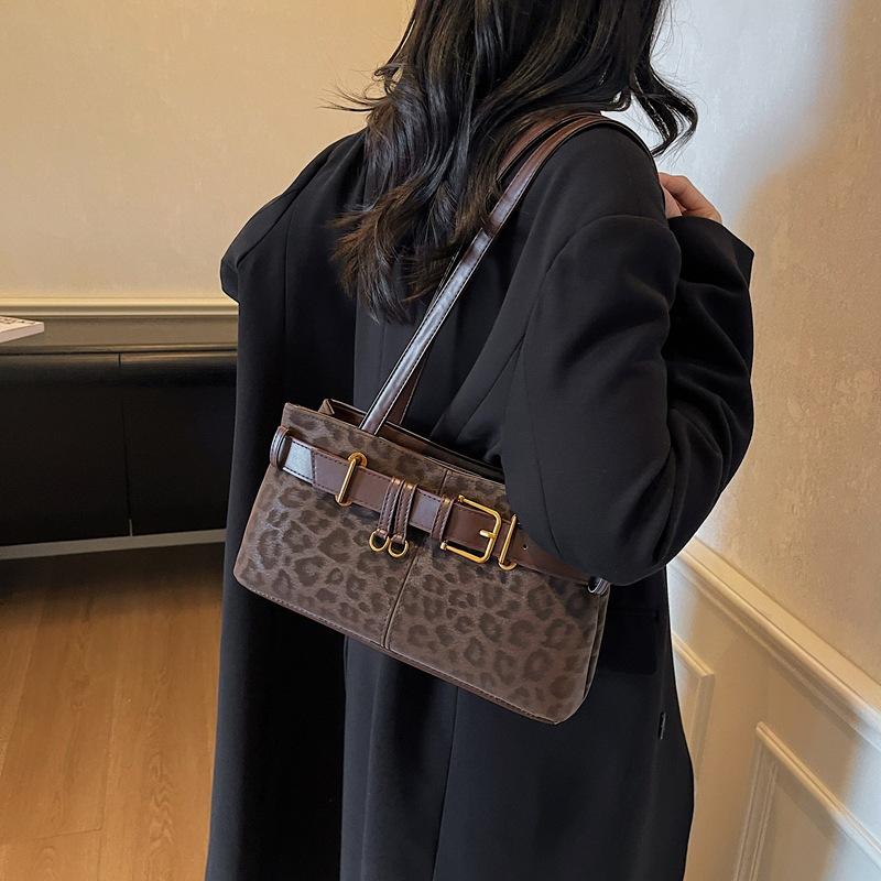 Frosted Retro Bag Women's Large Capacity 2025 New Autumn and Winter Casual Shoulder Underarm Bag Commuter Leopard Print Tote Bag