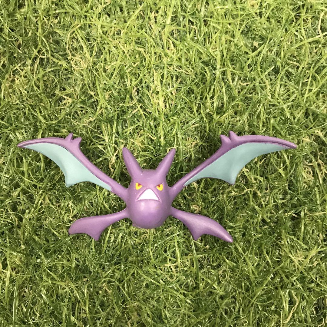 

[USED] Crobat Moncolle figure