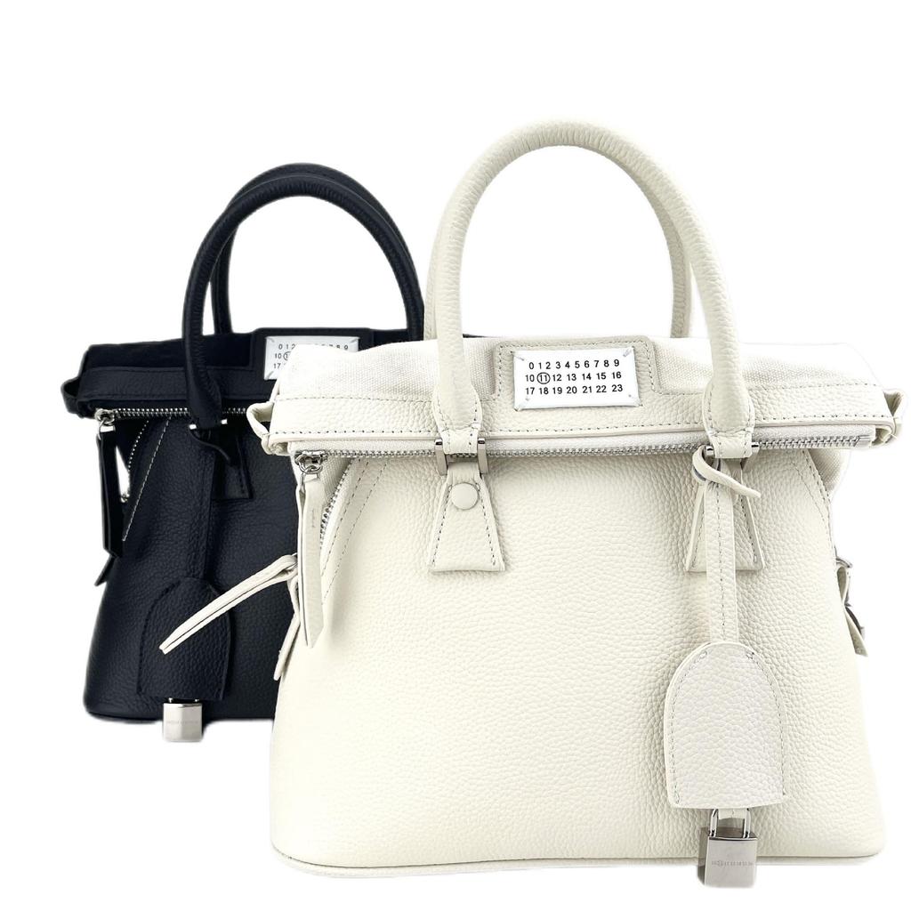 "2025 Autumn/Winter Women's Niche Chain Handbag: Dark, Medium & Small Digital Design, Messenger Style"