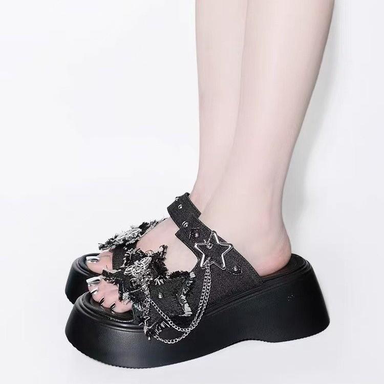 

2025 лето крест ремешок толстая подошва маффин крутые шлепанцы женские заклепки цепочка ремешок с пряжкой большой размер шлепанцы 42 чёрный