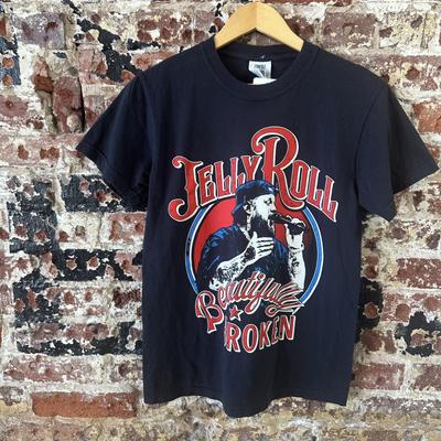Tops – T-Shirts