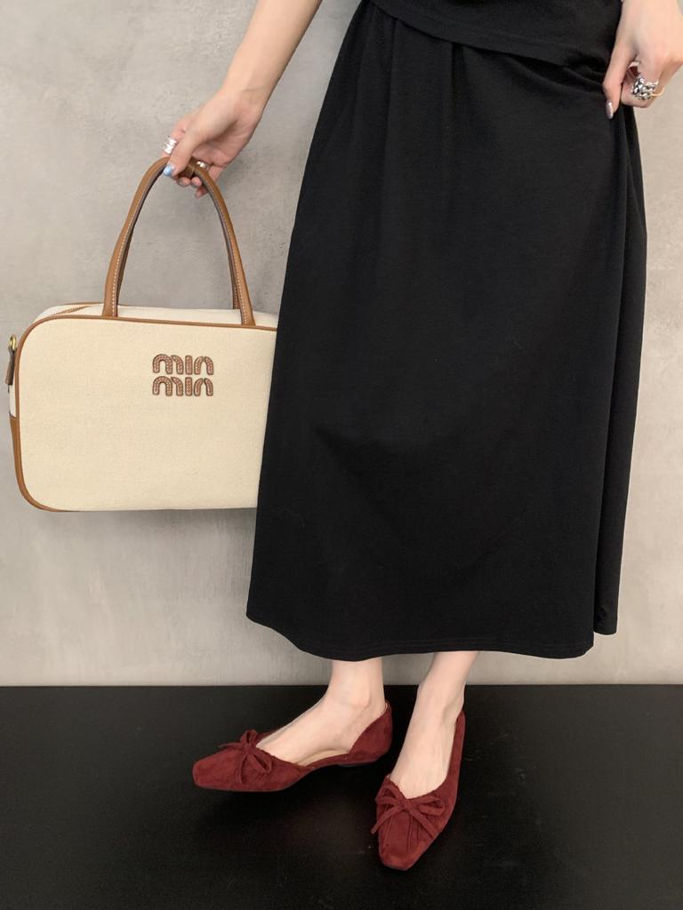 Versatile shallow mouth single shoes Korean version temperament bow small square head side empty not tired feet women's shallow mouth single shoes