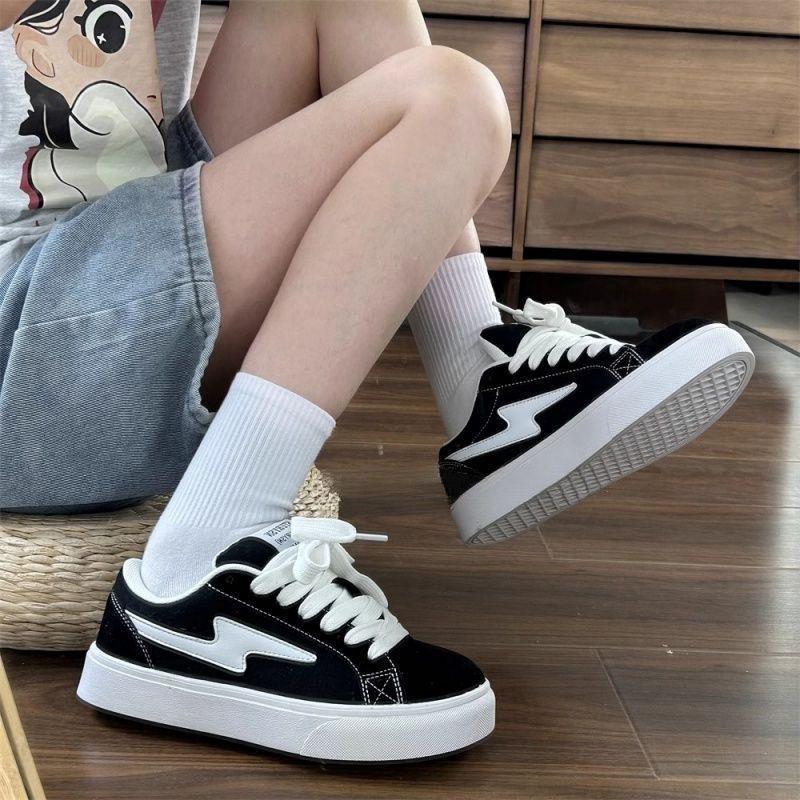 Black shoes Campus niche retro board shoes Bread casual wear-resistant trendy shoes Versatile casual new models