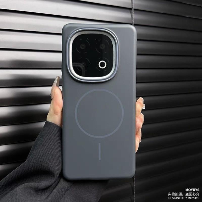 Voor iQOO 15 Ultra 15R 13 12 Neo 11/Neo 10 /Z9 Z10 Z11 Turbo Dunne Magnetische Telefoonhoes / Eenvoudige Kleurrijke Skin Touch Mat Magnetische PC Schokbestendige Hoes