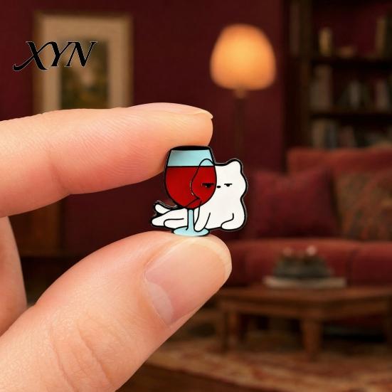 Denim Jacket Accessory Outfit Brooch for Men & Women, Cartoon Kitten Drinking Scratch-resistant Pin Wine Enamel Pin, Decorative Jackets Bags