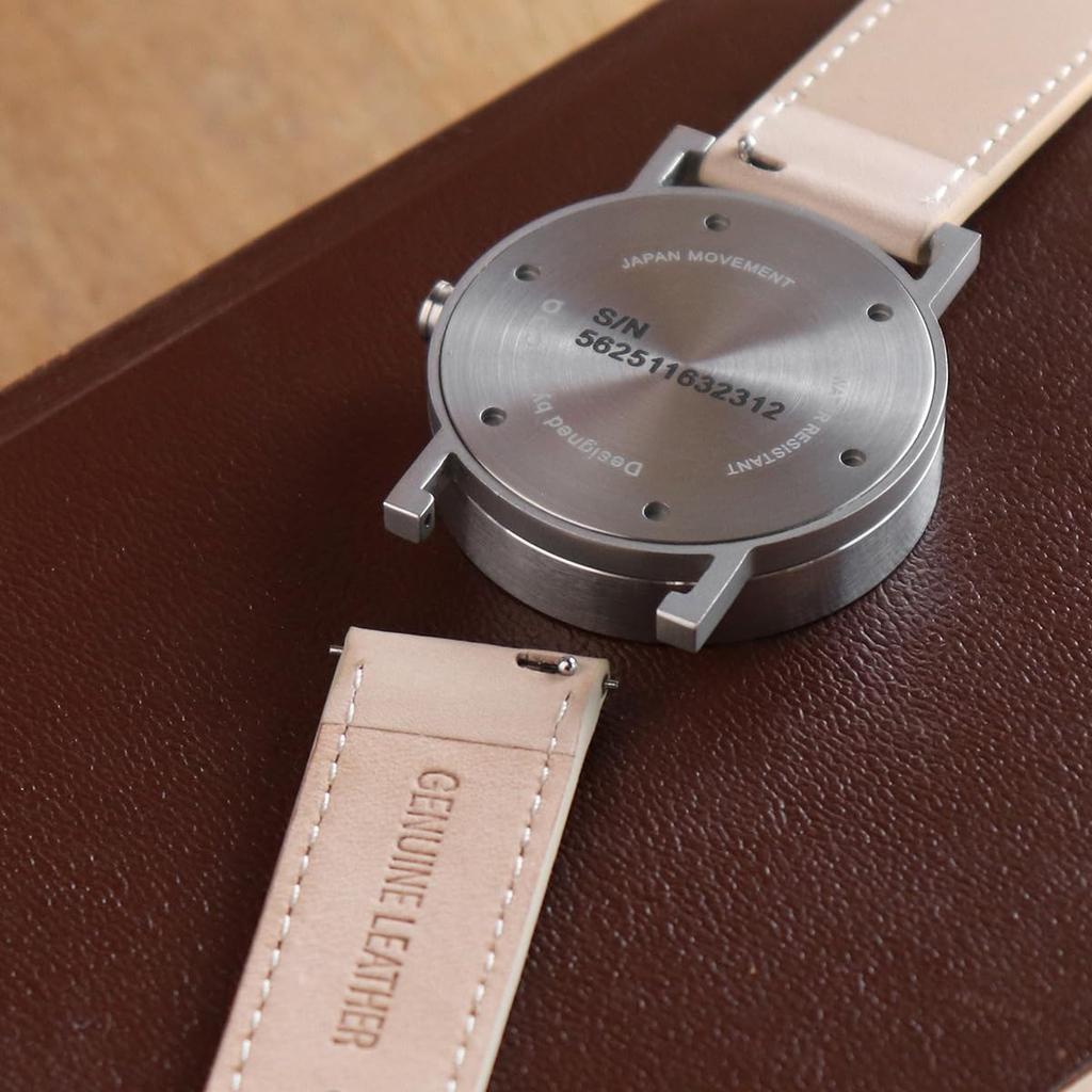 WATCH 2200: A watch with a machined stainless steel case and precious wood accents (Maple)