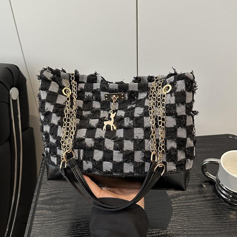 Denim bag women's new 2025 fashion niche design shoulder underarm bag versatile chain crossbody bucket bag