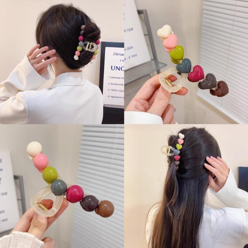 Cute Hairpins At The Back of The Hair Roots Coiled Hair and Shark Clip Headwear