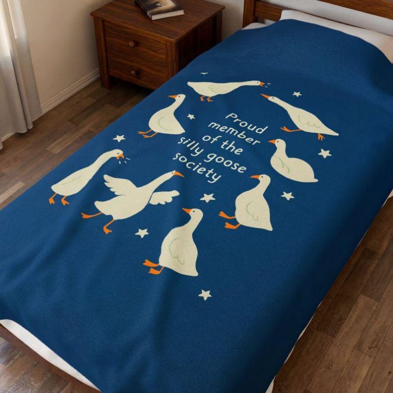 VIKAMA Silly Goose Society Flannel Blanket Soft Cozy For Bedroom Sofa Living Room Throw Home Decor All Season 75cmx90cm