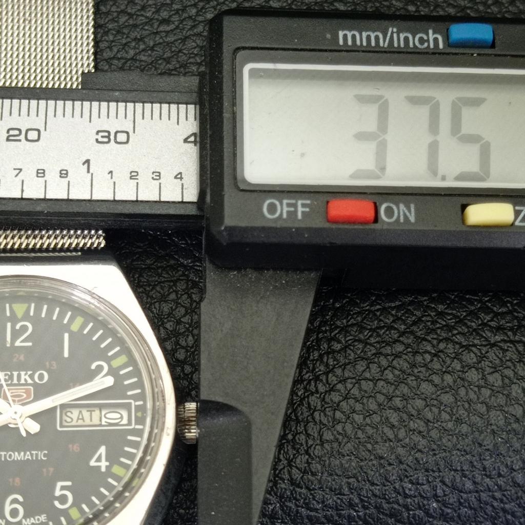 AUTOMATIC VINTAGE SEIKO 5 JAPAN MENS BLACK COLOR DIAL WATCH A500844-5 R154-a500844