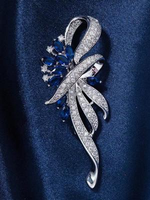 1pc Luxurious and Fashionable Women's Crystal Rhinestone Brooch, Suit Jacket Chest Flower Accessory