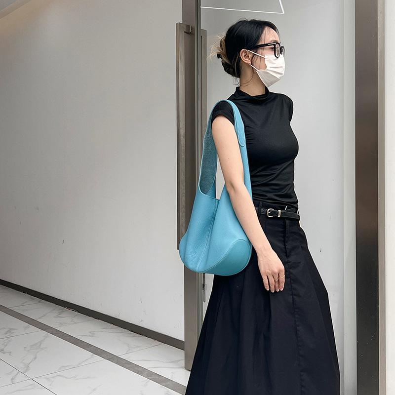 

Кожаная женская сумка новая мода ленивая сумка большой вместимости высококлассная сумка через плечо тренд 35*11*27 синий