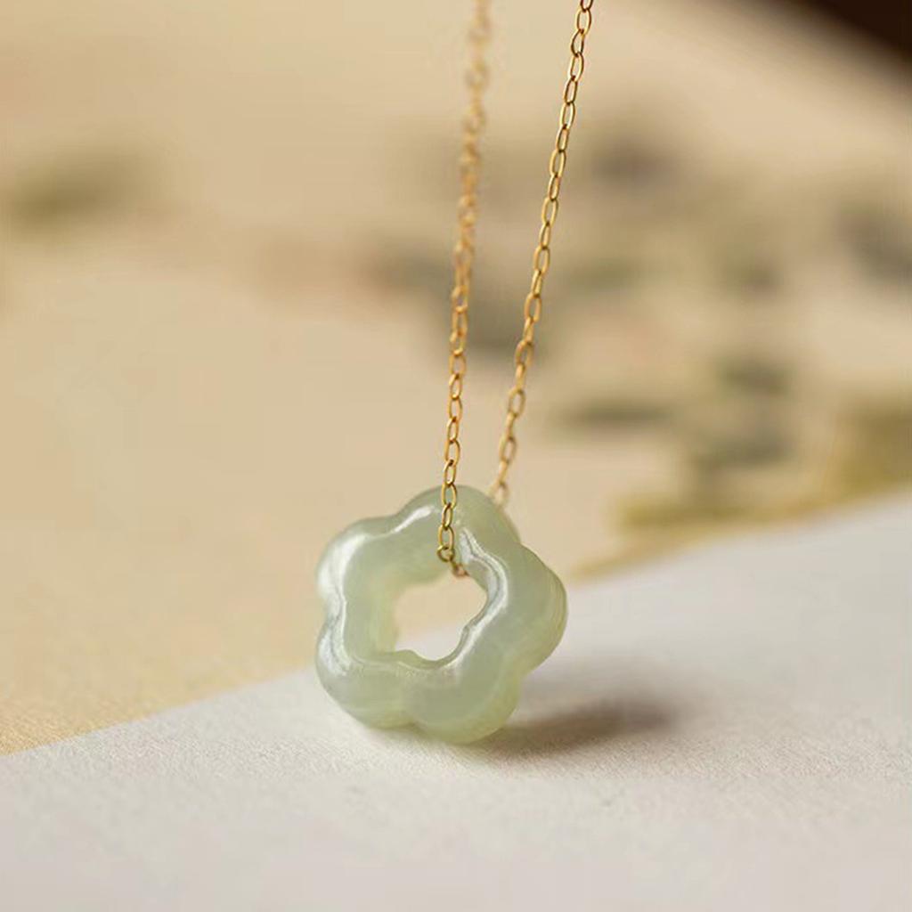 Natural Jade Necklace Hollow Carved Flower Shaped Pendant Necklace Dainty Choker Fashion Charm Necklace Chinese Jewelry