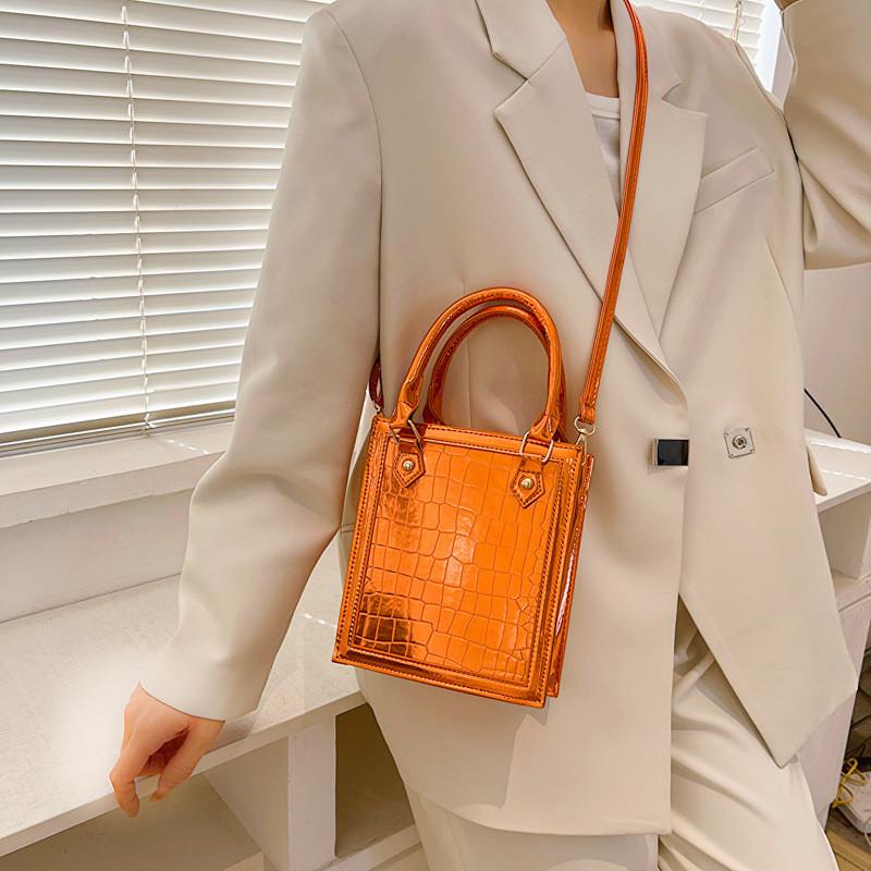 Trendy Small Crossbody Pu Bag 2023 Summer Fashionable Handbag Street Style Black Orange Silver Gold Purple