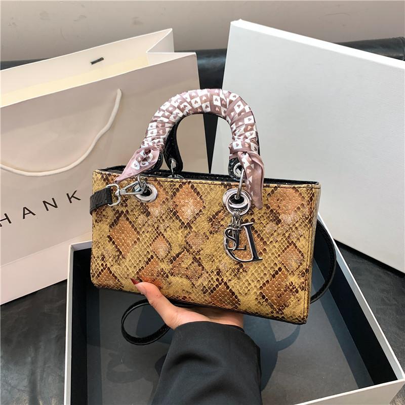 

Новая модная сумка-шарф из змеиного шелка, портативная, на плечо, женская сумка