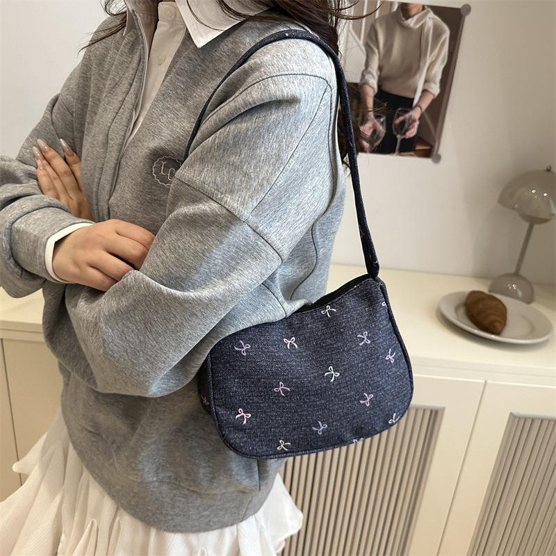 Sweet Niche Handbag Simple Shoulder Armpit Bag New Printed Pleated Crescent Bag Women