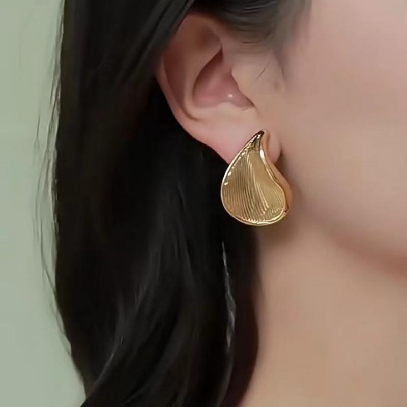 Vintage Luxury Water Drop Stud Earrings For Women Retro French Versatile Simple Ear Jewelry