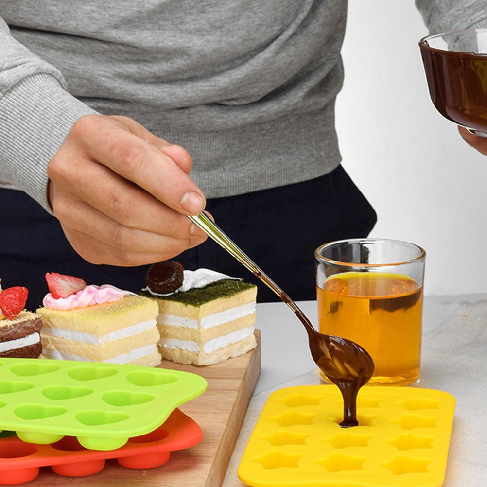 Silicone Ice Cube Tray 12-Cavity Heart-Shaped Mold for Ice Chocolate Candy Making Kitchen Accessories Red Chocolate Mold