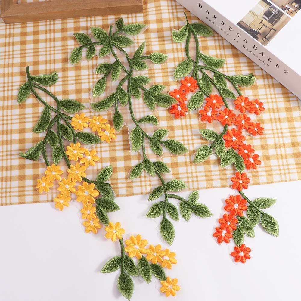 

2pcs Green Leaf Daisy Flower Embroidered Patches Elegant Clothes Patches Clothing Applique Sewing помаранчевий