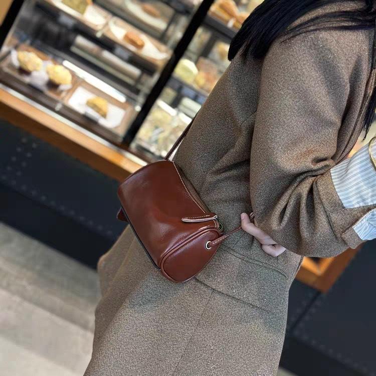 First Layer Vegetable Tanned Cowhide Women's Bag Fashionable and Versatile New Trendy Summer Casual Shoulder Messenger Bag Shell Bag Change Bag