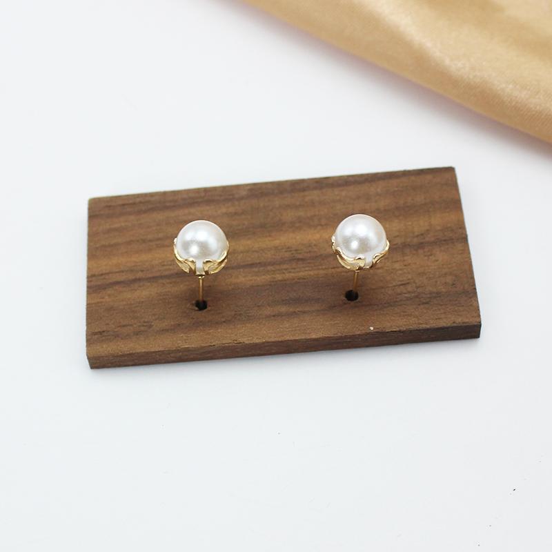 

Gold Color Hollow Heart Round Imitation Pearl Stud Earring for Women Simple Geometry Zircon Brincos Party Christmas Gift