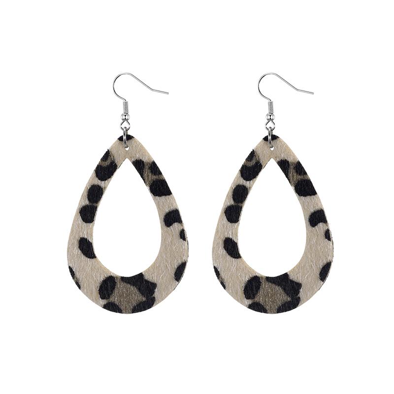 Fashion Leather Earrings Lightweight Faux Leather Leaf Earrings Teardrop Dangle Handmade For Women Girls Jewelry Wholesale