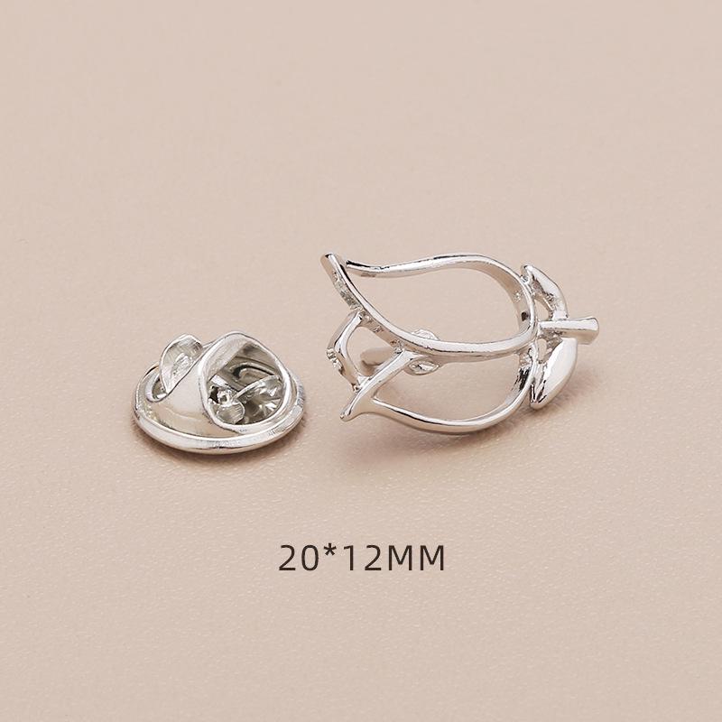 High-End No-Sew Clover Bow Brooch for Shirt Collars