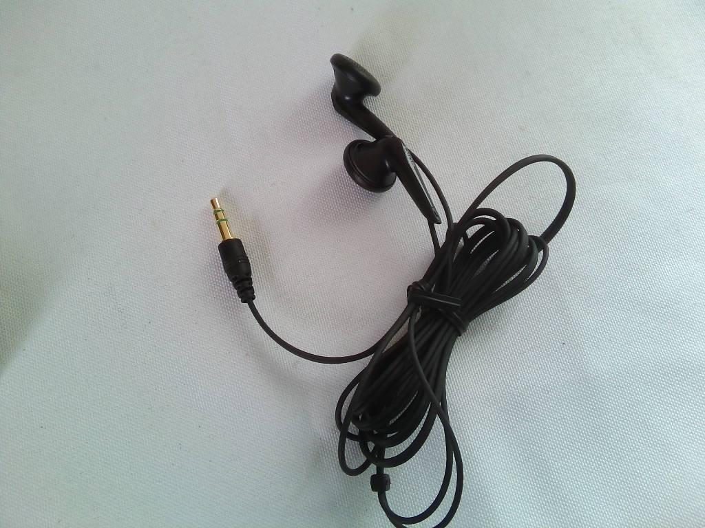 SONY MDR-E0921 Earphones Long Cable Unused
