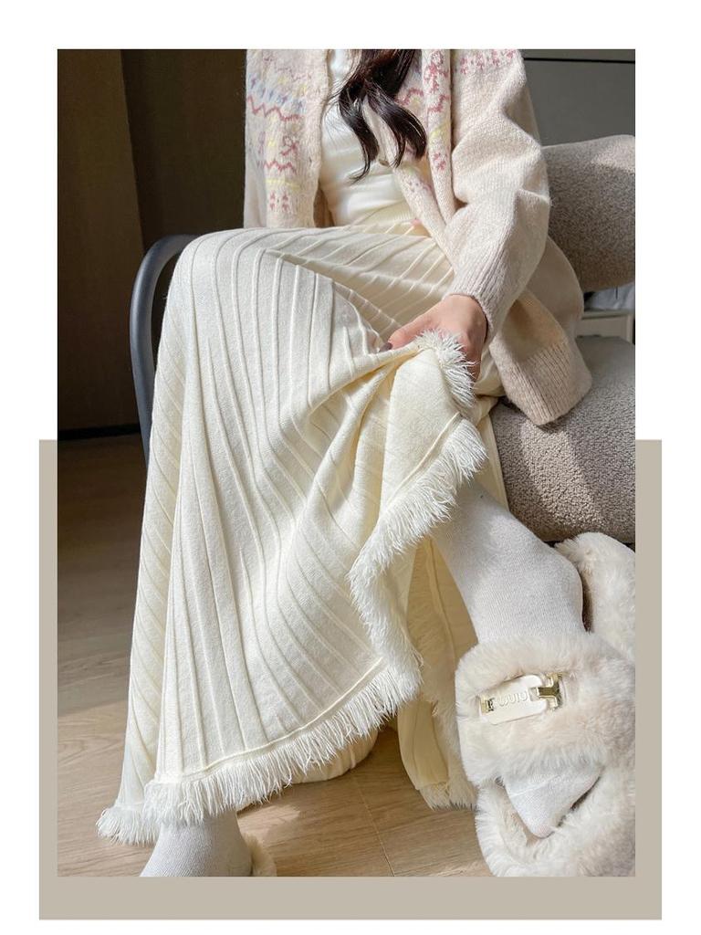 Autumn/Winter 2025 Women's High Waist Knit Pleated A-line Skirt with Tassels