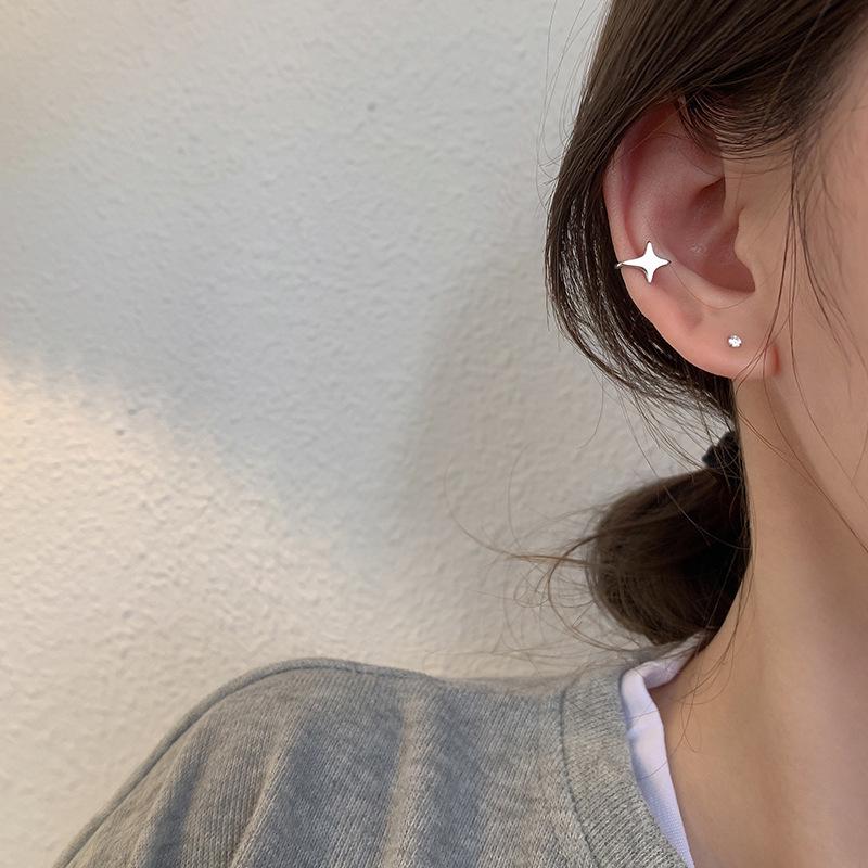 

Shimmery Rhinestone Star Ear Cuff - No Piercing Needed, Korean-Inspired Exquisite Fairy Look for Women Copper (white gold)