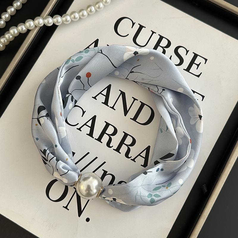 Pearl necklace women's magnetic buckle silk scarf high-end spring and summer new niche wear printed silk scarf scarf