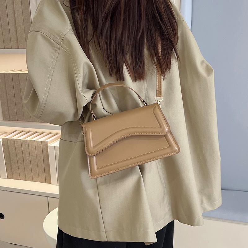 Foreign style handbag women's 2025 spring and summer new heavy color shoulder messenger bag fashion texture solid color small square bag