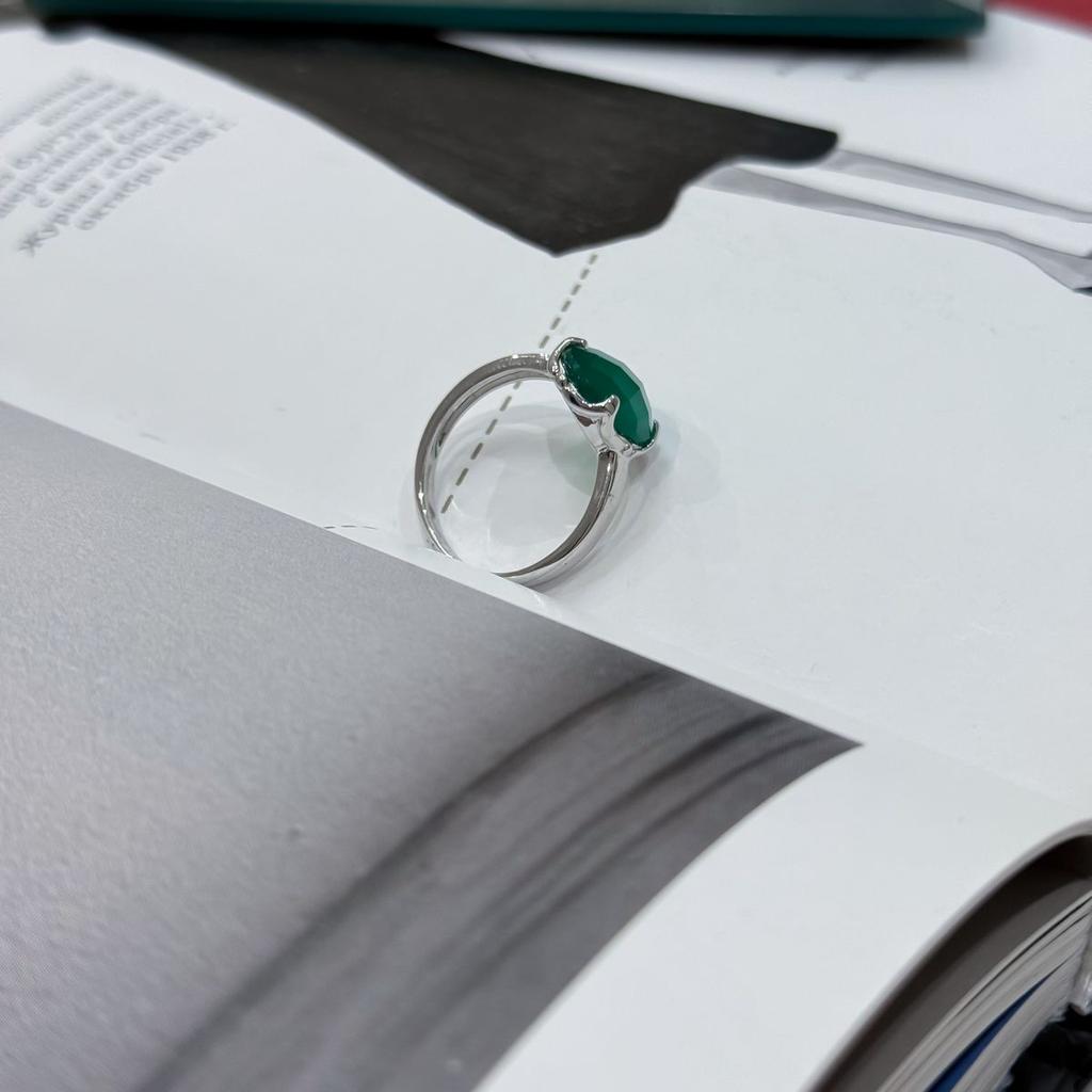 Серебряное кольцо с натуральным агатом 4.218ct, вес изделия 3,01 гр (2173564)