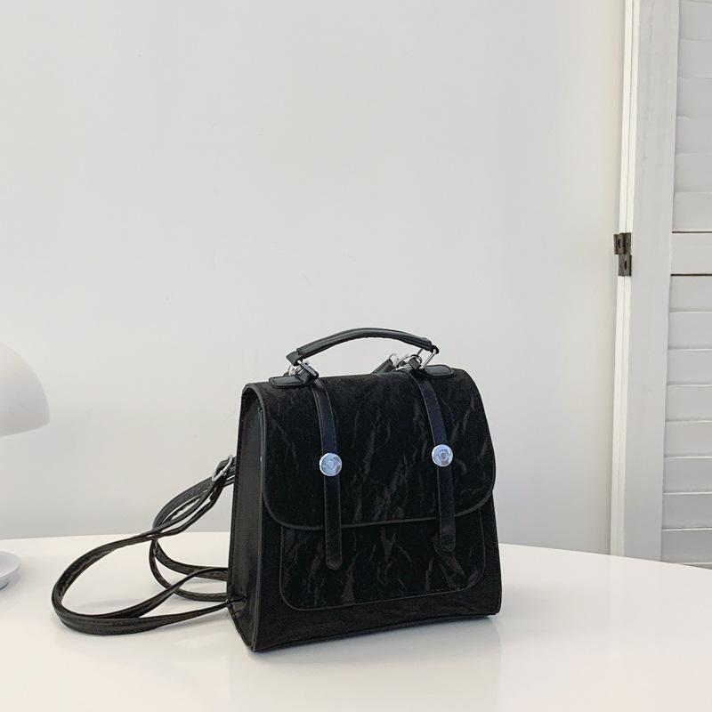 

Нишевая французская женская сумка 2024 новая осенняя рюкзак повседневная ручная большая вместимость персонализированный зарубежный стиль мода косая сумка