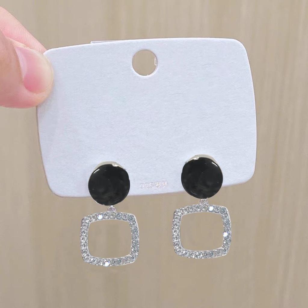 S925 Sterling Silver French Black Diamond-Shaped Stud Earrings - Retro Hong Kong Style, Elegant & Luxurious