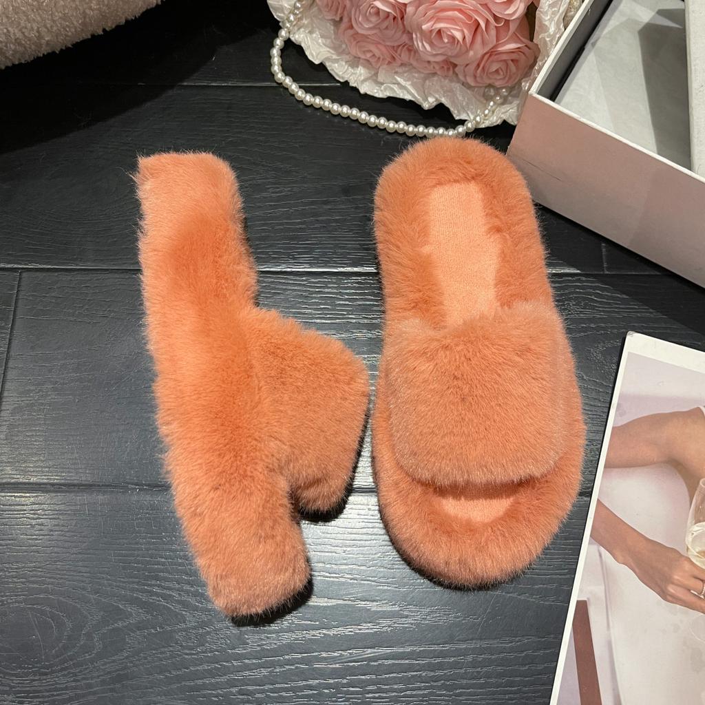 Foreign trade large size 2025 new home Korean version versatile outer wear flat bottom fashion Mao Mao Internet celebrity women's slippers