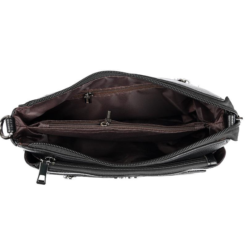 A Simple and Multi-layered Women's Bag, A Single-shoulder Crossbody Bag for Middle-aged Mothers, A Small Backpack