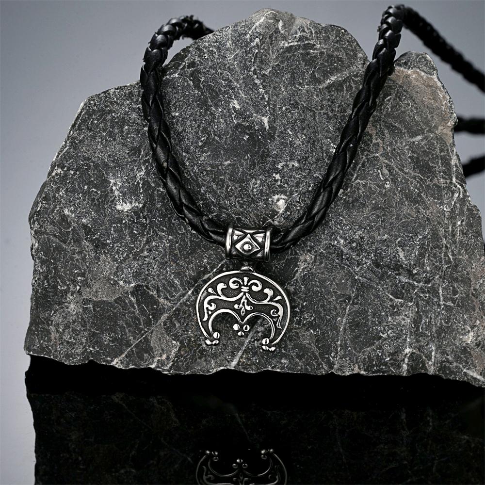 Retro Norse Iris Flower Necklace Men Women Medieval Stainless Steel Viking Runes Fleur-de-lis Pendant Celtic Knot Amulet Jewelry