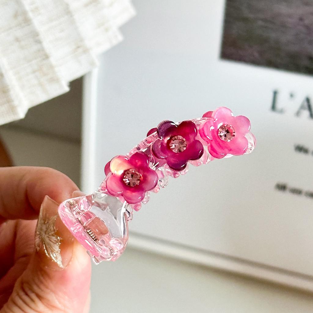 Elegant Mini Banana Hair Clip With Charming Butterfly And Floral Designs For Fashionable Hairstyles